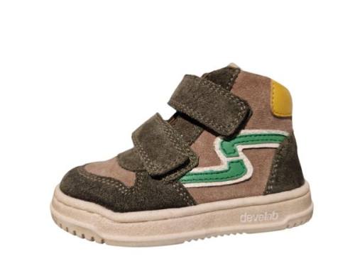 Develab Hoge Sneaker 44411 596 in de kleur groen