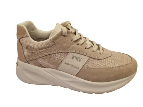 NeroGiardini Sneaker E615182D 677 in de kleur beige